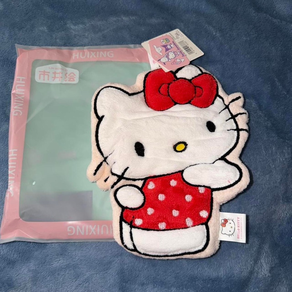 Hello Kitty pink bath towel